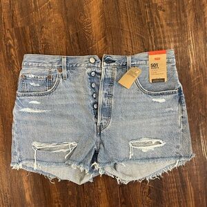 NWT Women’s Levi 501 high rise Denim Shorts
